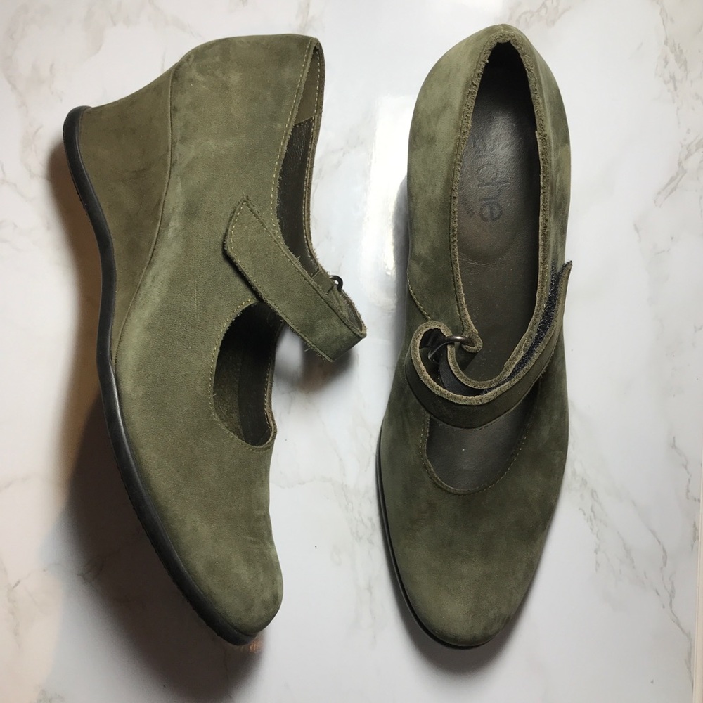 Arche Green Suede Waberly Wedge Size 37